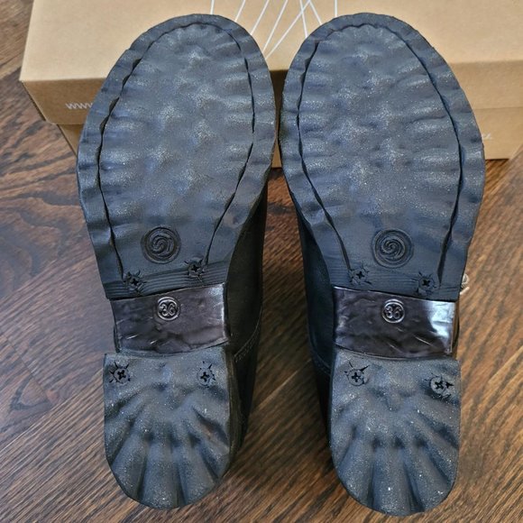 Khrio Black Shoes with Embossed Details (Size 36) - Picture 7 of 9